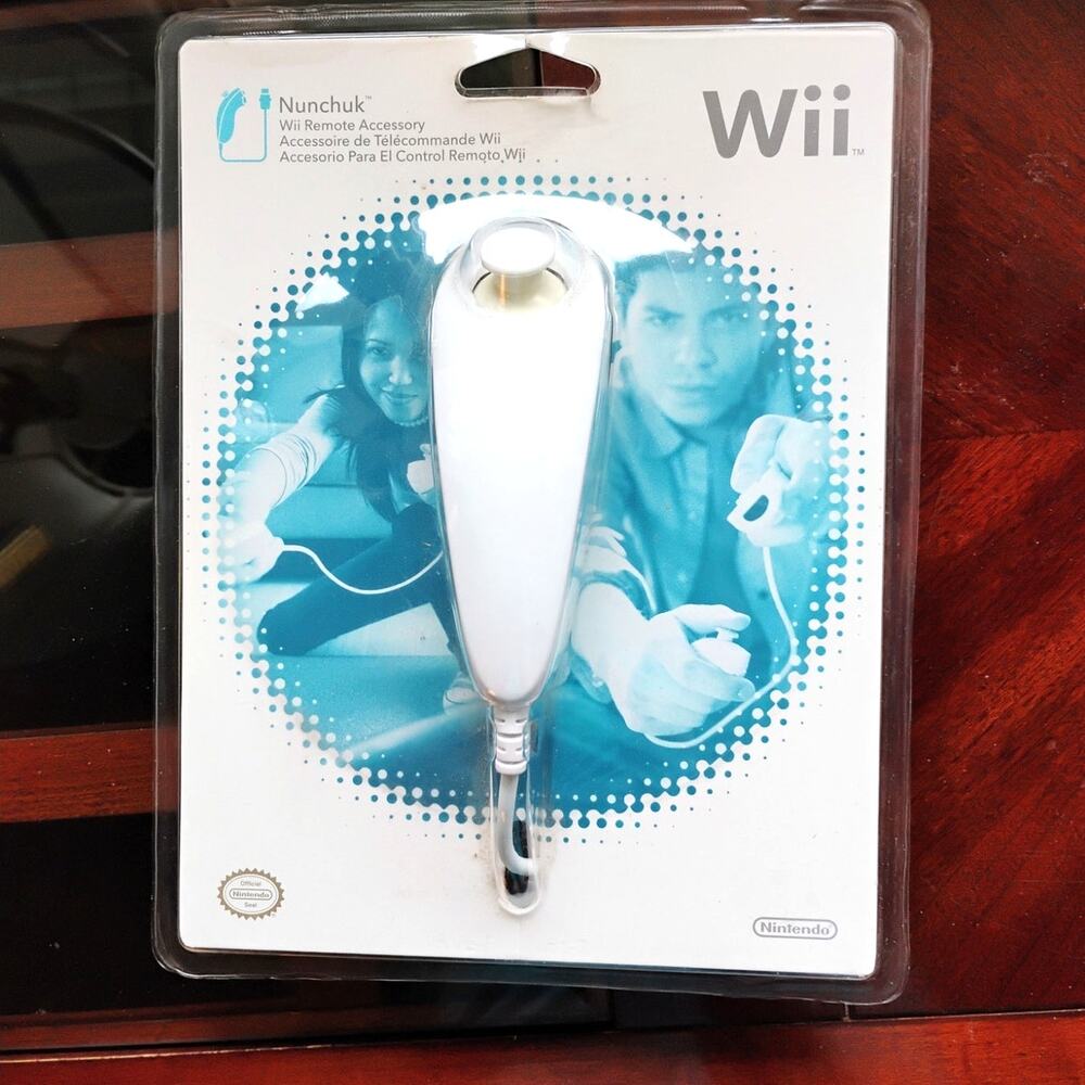OEM Nintendo Wii Nunchuk Controller White RVL AF WUSZ New Sealed 2007 Gaming